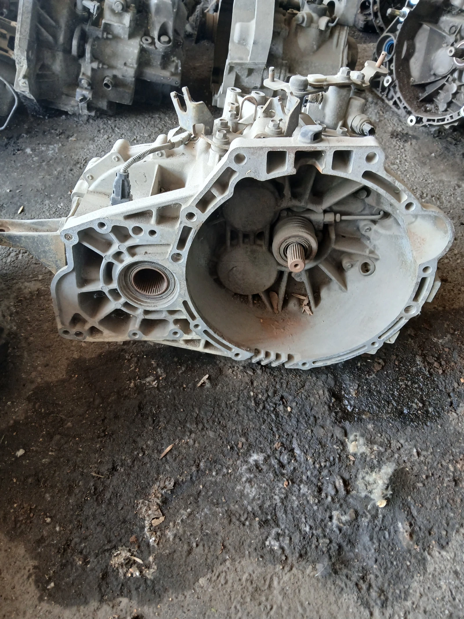 43000 38070 скорости ръчни Hundai Santa fe 2.2D 2008г
