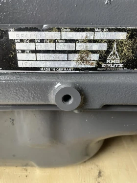 Двигател Deutz F4L912/913 4 цилиндров с въздушно охлаждане, снимка 3 - Части - 52697057