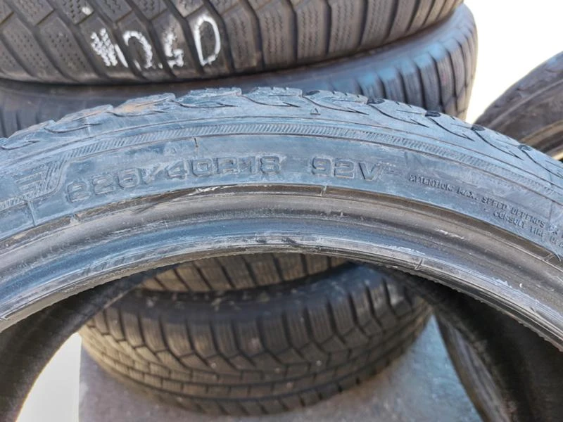 Гуми Зимни 225/40R18, снимка 6 - Гуми и джанти - 35992246