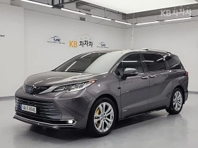 ����� �� �������� �� Toyota Sienna 2.5 Hybrid Cam360* �������/���������