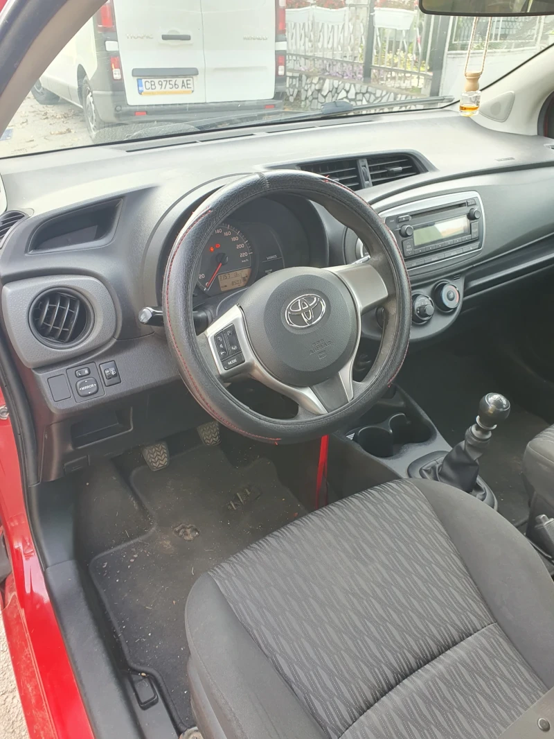 Toyota Yaris 1.3, снимка 7 - Автомобили и джипове - 47620975