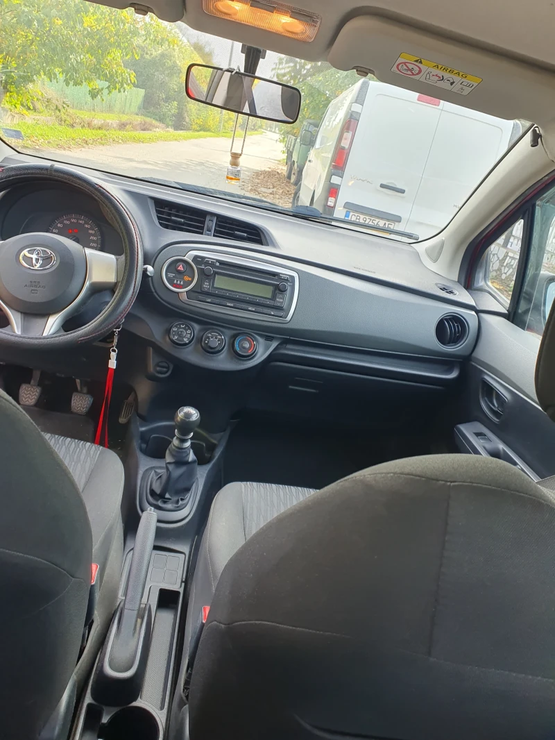 Toyota Yaris 1.3, снимка 5 - Автомобили и джипове - 47620975