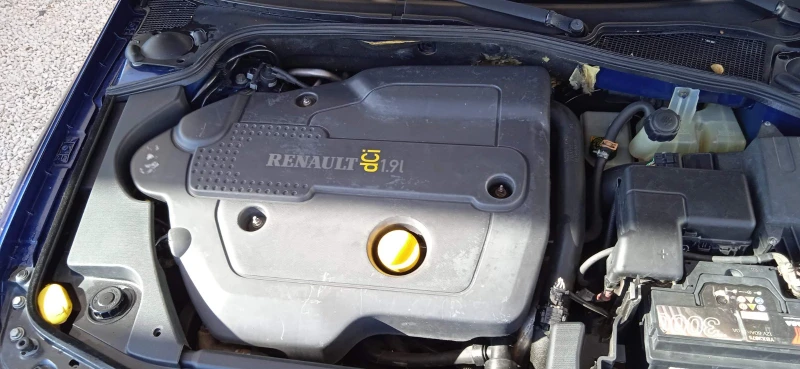 Renault Laguna 1.9 D, снимка 5 - Автомобили и джипове - 48142729