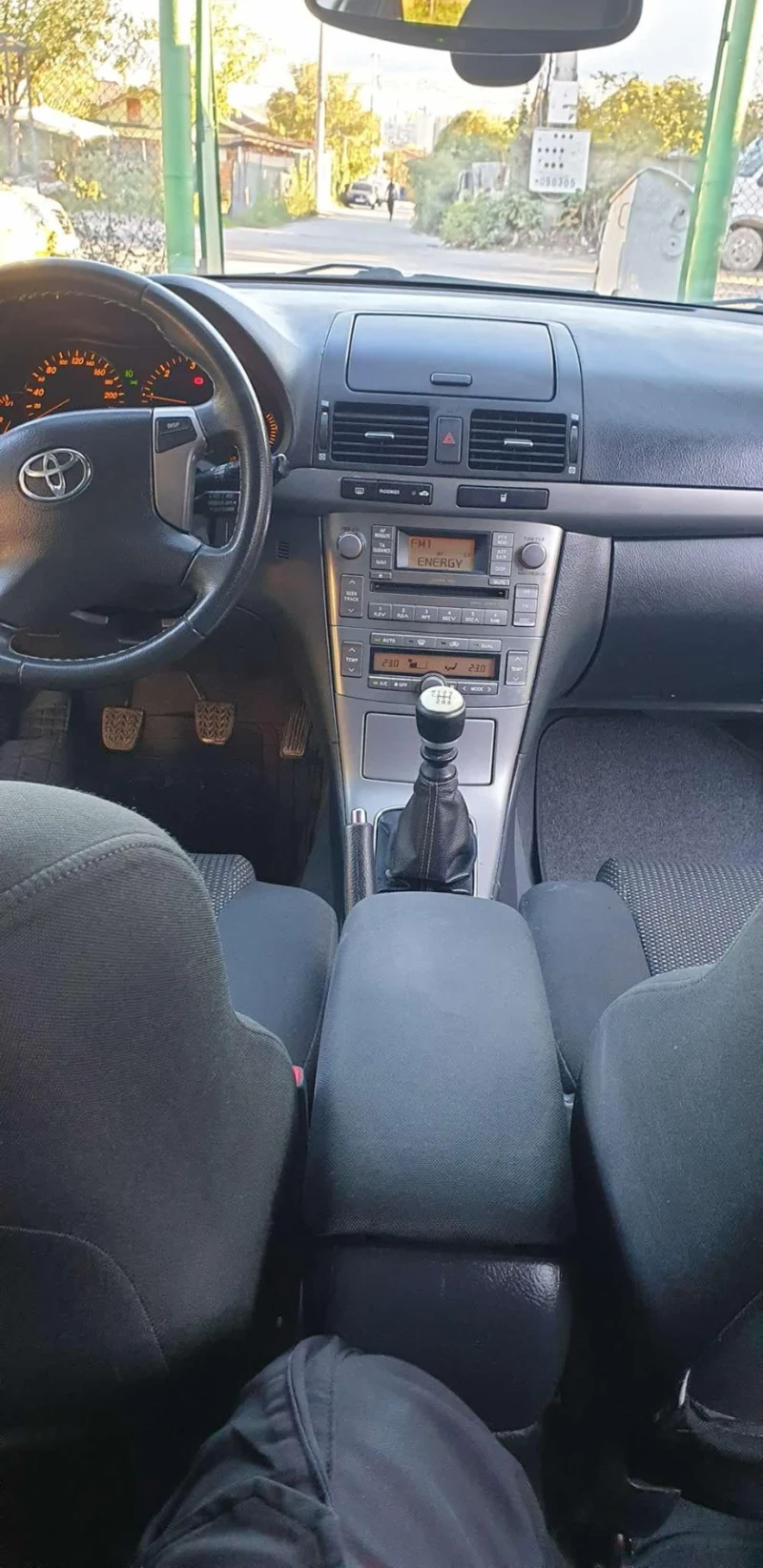 Toyota Avensis, снимка 11 - Автомобили и джипове - 49508855