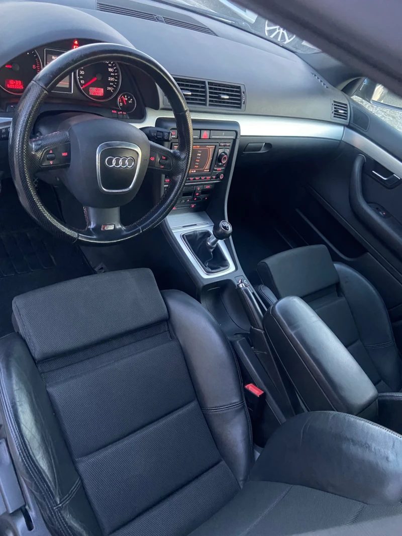 Audi A4 2.0 TDI S-line 6-скорости, снимка 8 - Автомобили и джипове - 51903852