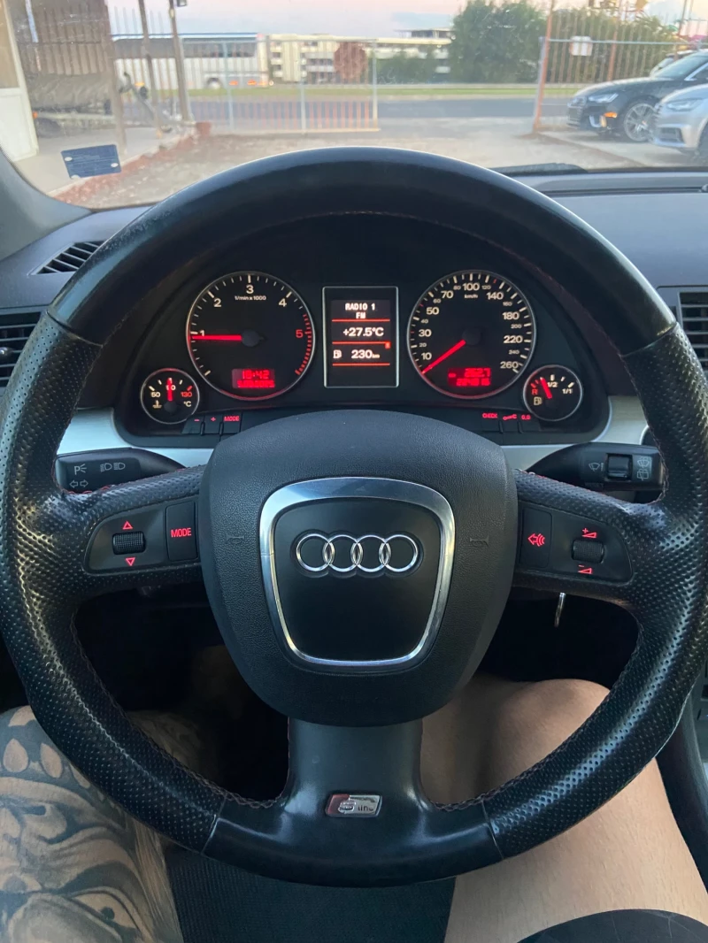 Audi A4 2.0 TDI S-line 6-скорости, снимка 13 - Автомобили и джипове - 51903852