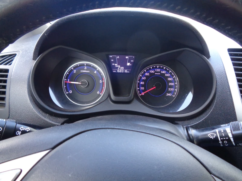 Hyundai Ix20 1.4CRDI-COMFORT-BARTER-LIZING, снимка 17 - Автомобили и джипове - 51895960