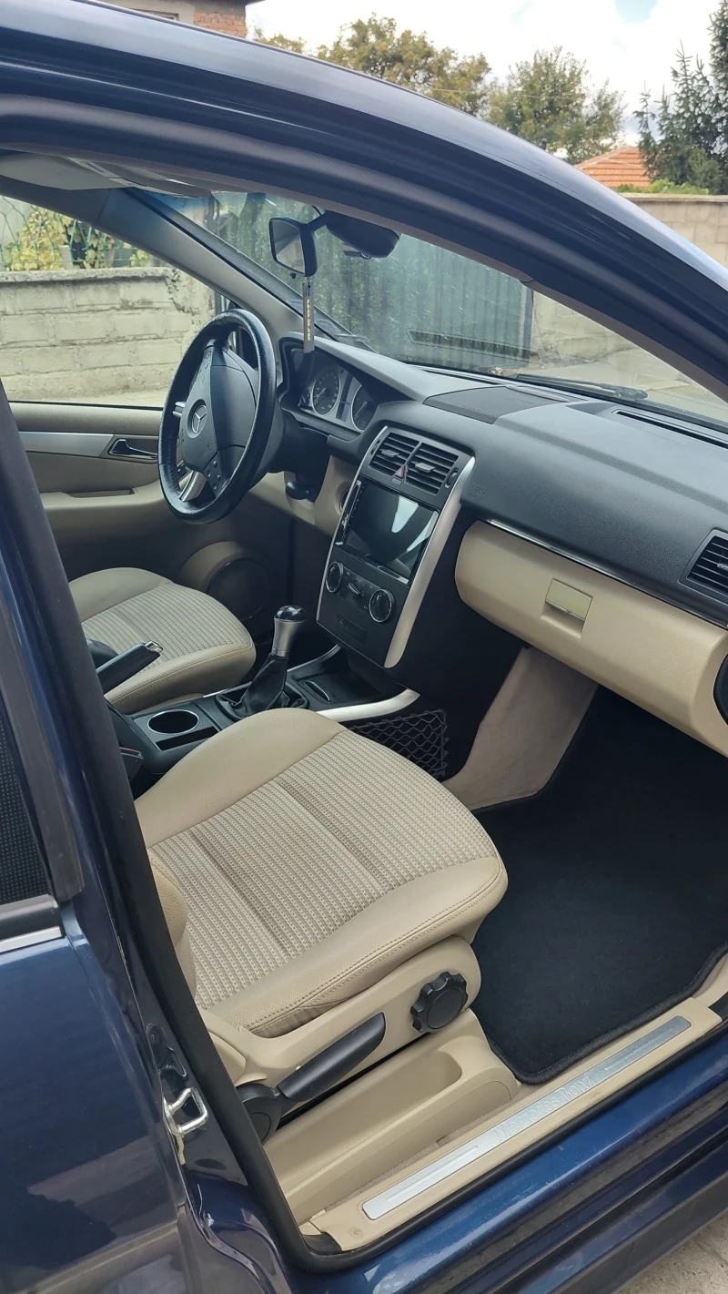 Mercedes-Benz B 200 CDI, снимка 15 - Автомобили и джипове - 52495768
