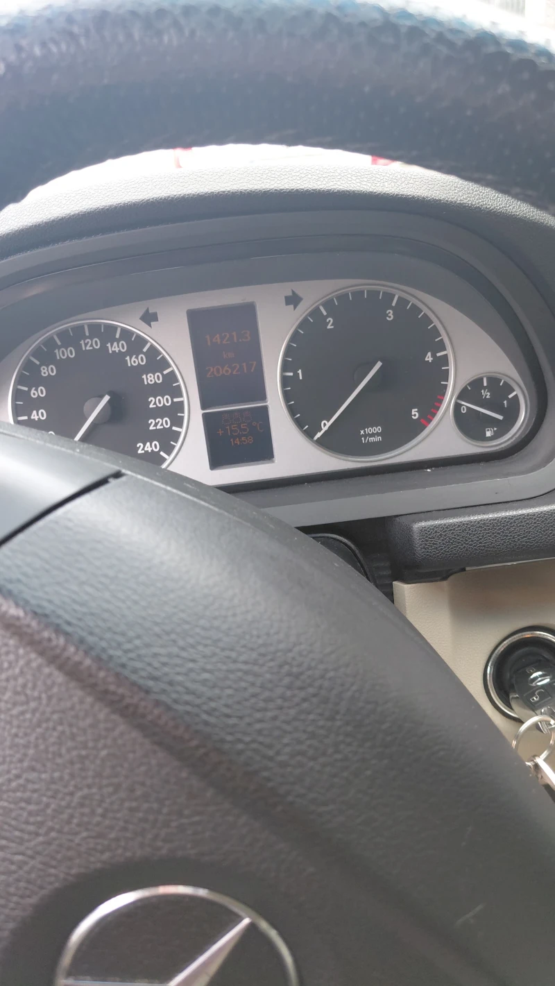 Mercedes-Benz B 200 CDI, снимка 8 - Автомобили и джипове - 52495768