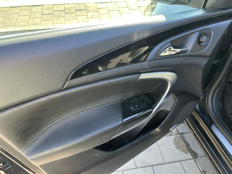 Opel Insignia, снимка 14 - Автомобили и джипове - 53257802