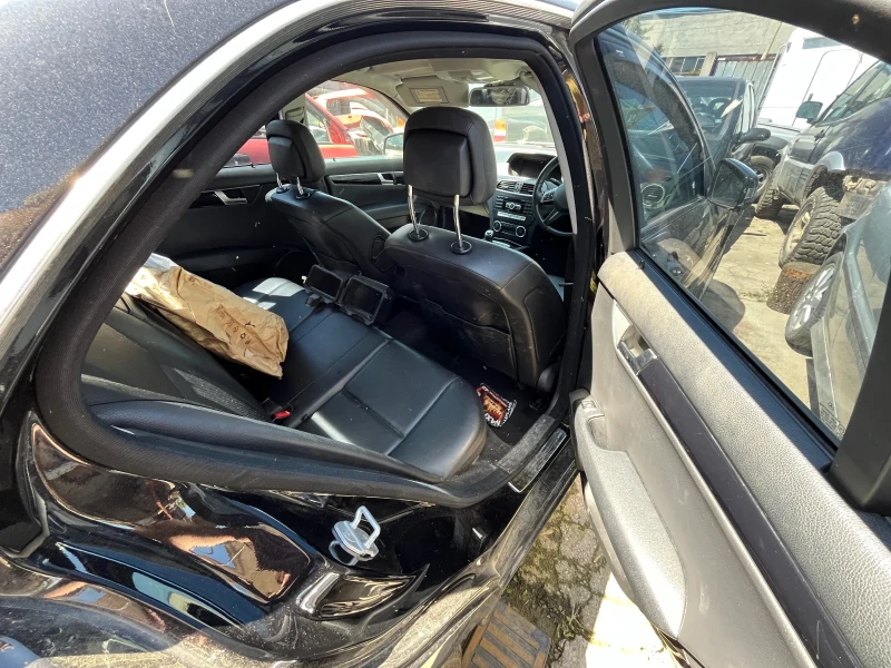Mercedes-Benz C 220 2 бр. КОМПЛЕКТ, снимка 14 - Автомобили и джипове - 53297923