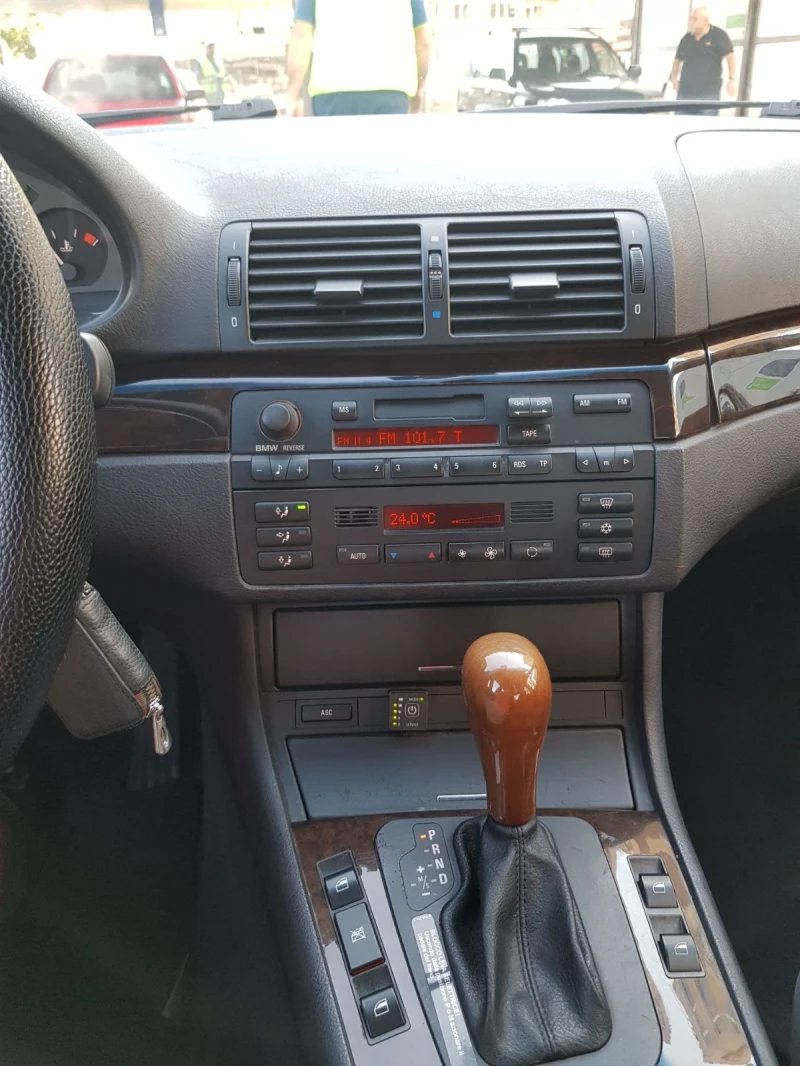 BMW 320 IA, снимка 5 - Автомобили и джипове - 53433264