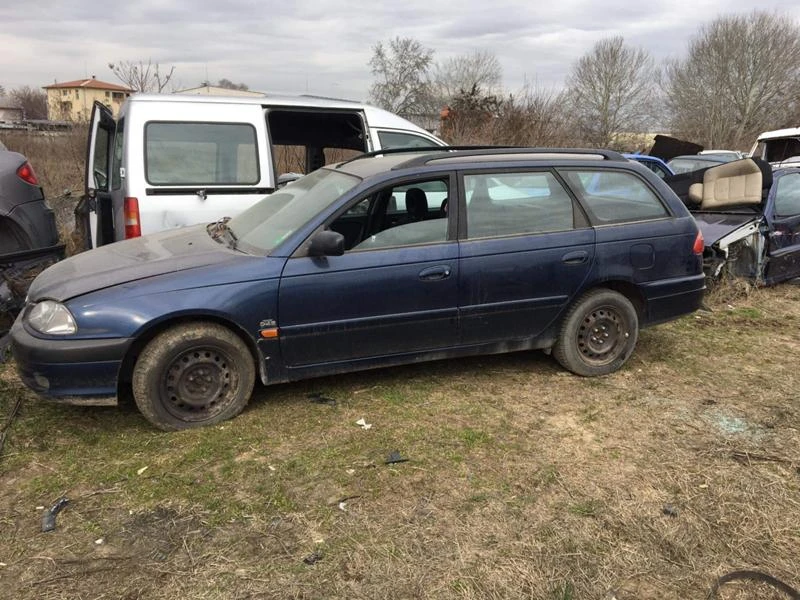 Toyota Avensis 2.0i /D4D, снимка 4 - Автомобили и джипове - 31853277