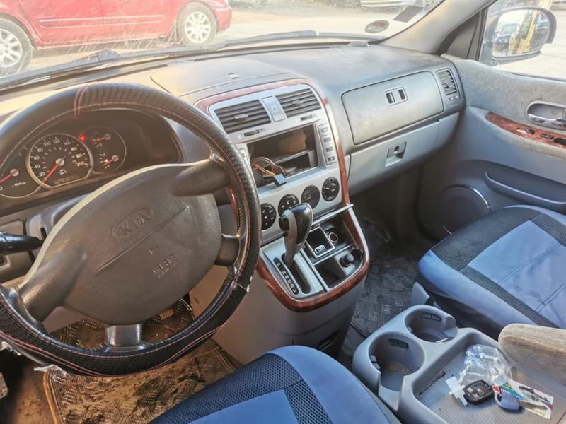 Kia Carnival 2.9CRDI, снимка 8 - Автомобили и джипове - 35376173