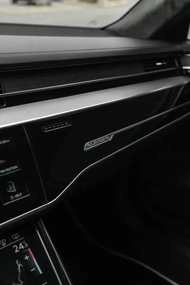 Audi A8 55 TFSI QUATTRO LONG/DIGITAL/DRIVER ASSIST/KEYLESS, снимка 11 - Автомобили и джипове - 52846415