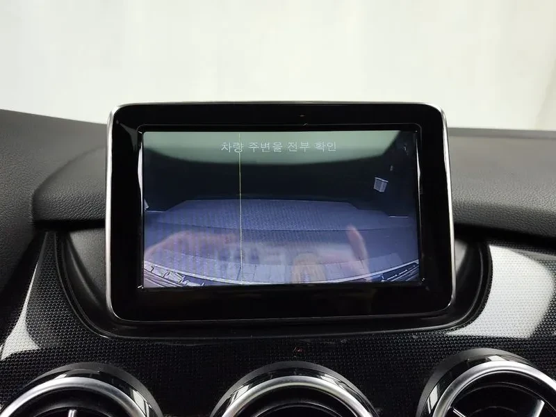 Mercedes-Benz B 200 2.0, снимка 15 - Автомобили и джипове - 54278349