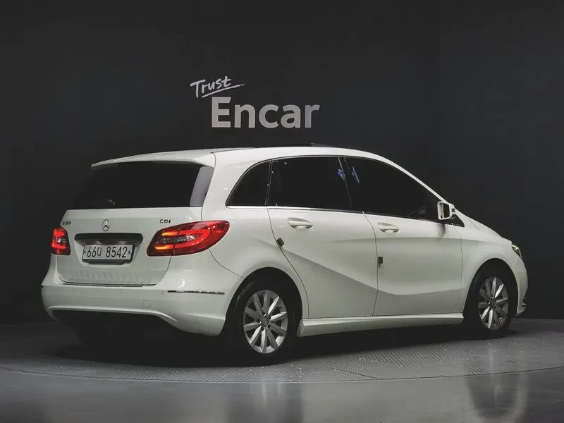 Mercedes-Benz B 200 2.0, снимка 2 - Автомобили и джипове - 54278349