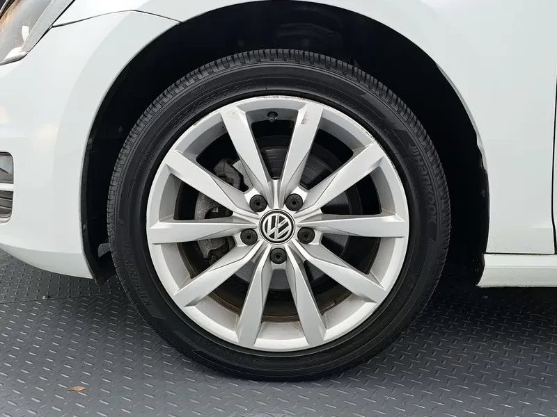 VW Golf 1.6 TDI, снимка 5 - Автомобили и джипове - 54300855