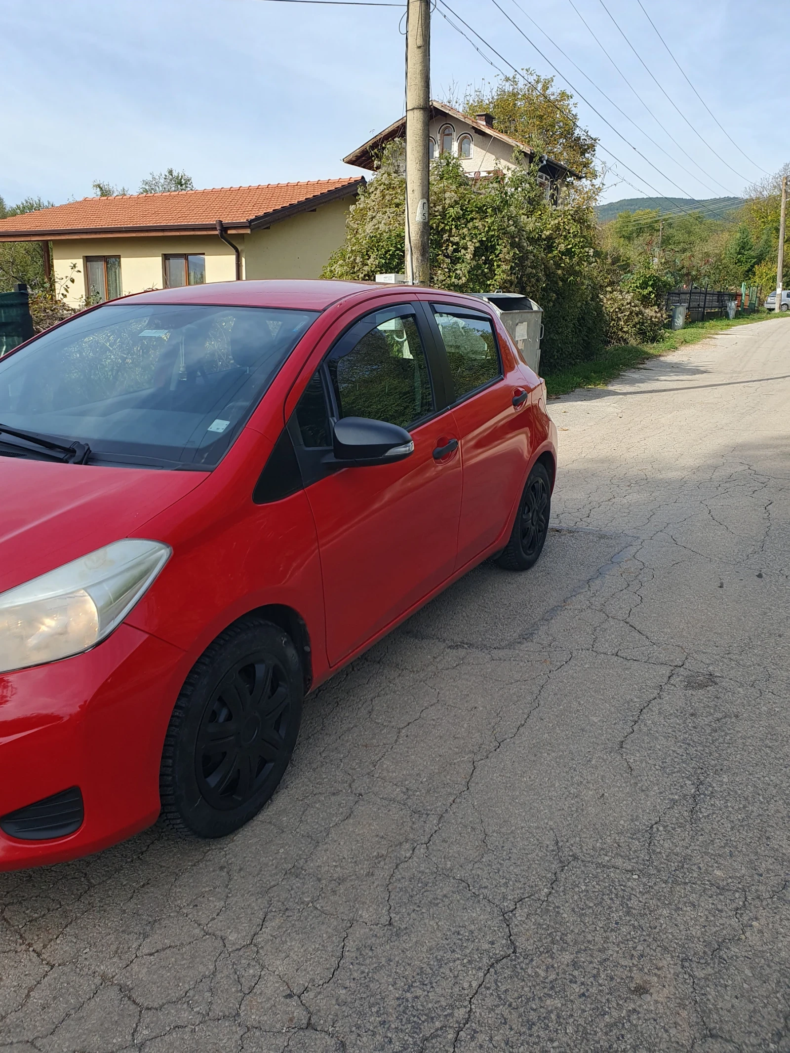 Toyota Yaris 1.3 - изображение 2