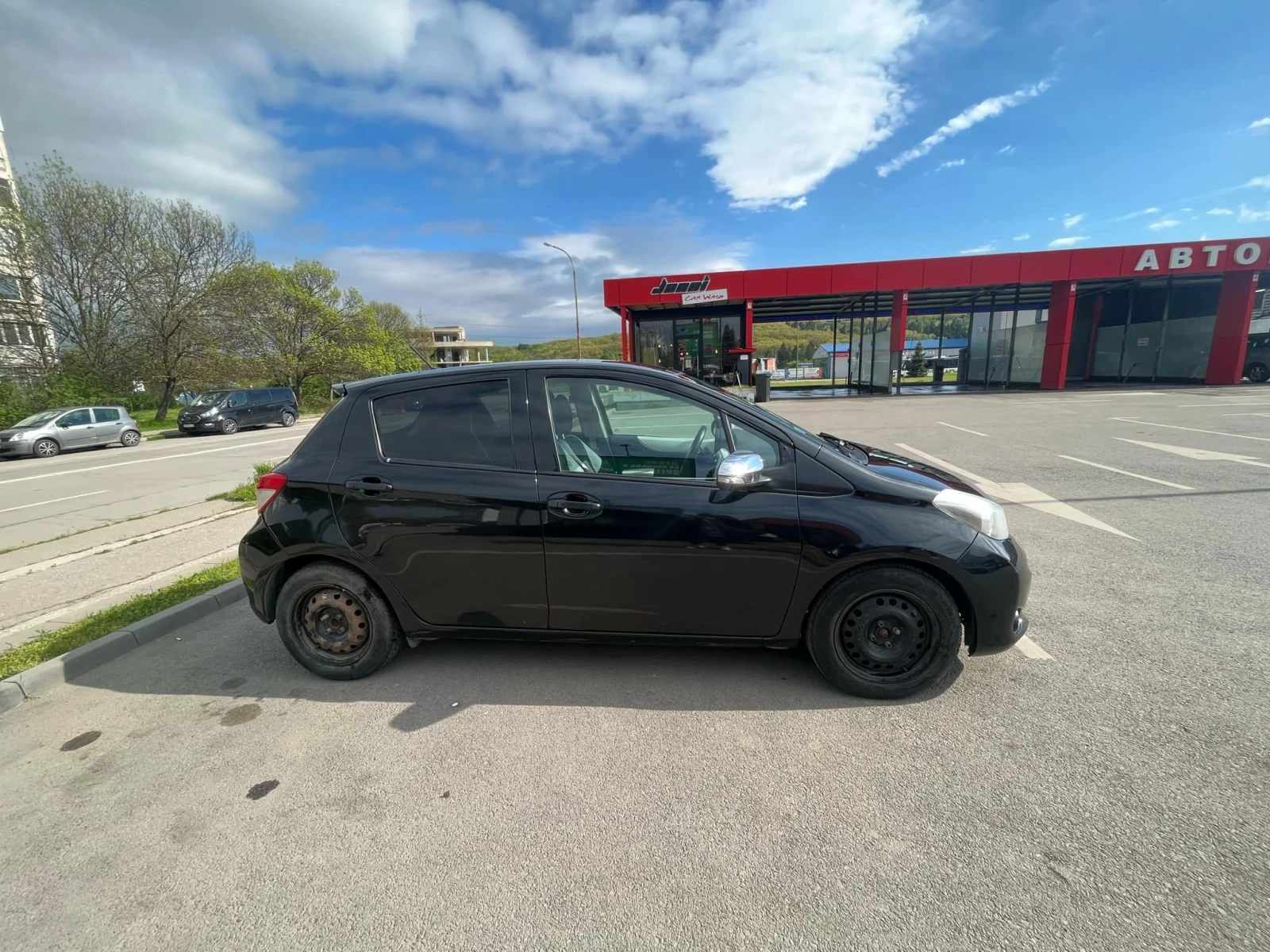Toyota Yaris  - изображение 7