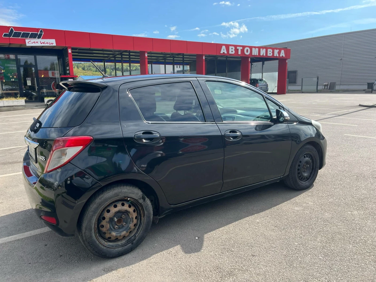 Toyota Yaris  - изображение 6