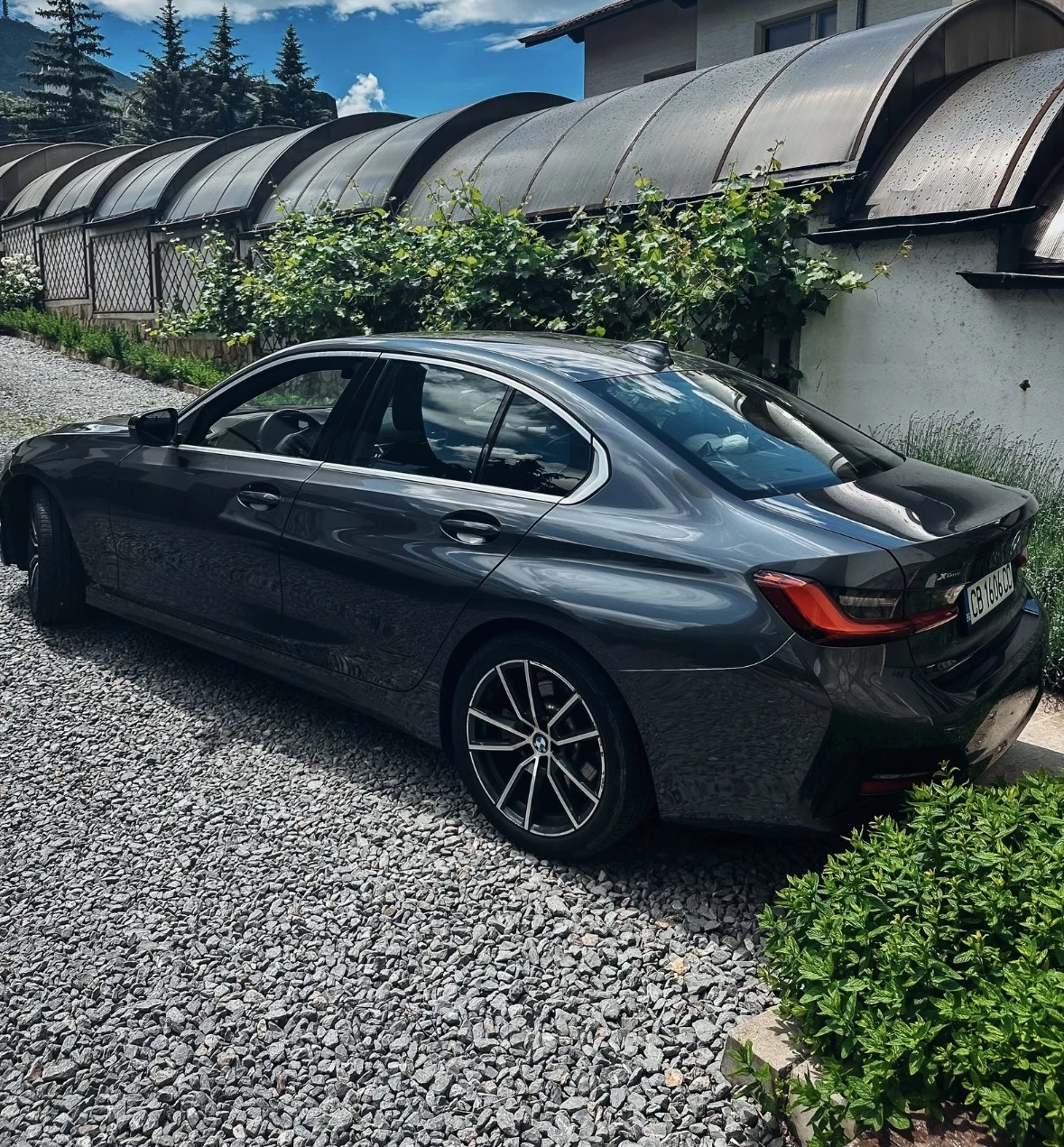 BMW 330 / XDrive / Sport Line / Камера / FULL LED / Подгре - изображение 8