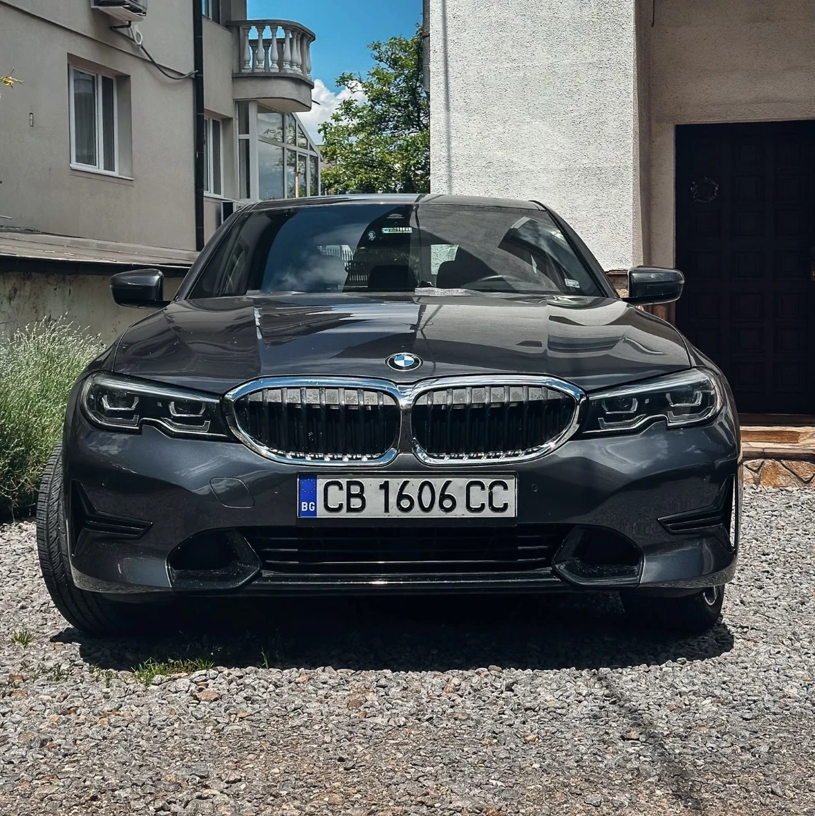 BMW 330 / XDrive / Sport Line / Камера / FULL LED / Подгре - изображение 2