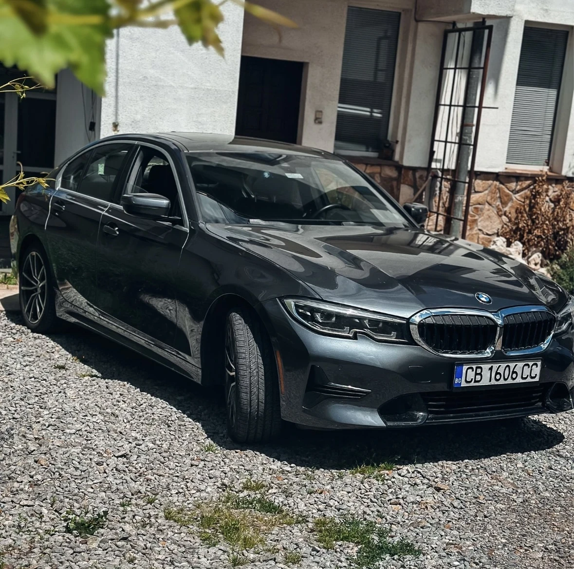 BMW 330 / XDrive / Sport Line / Камера / FULL LED / Подгре - изображение 3