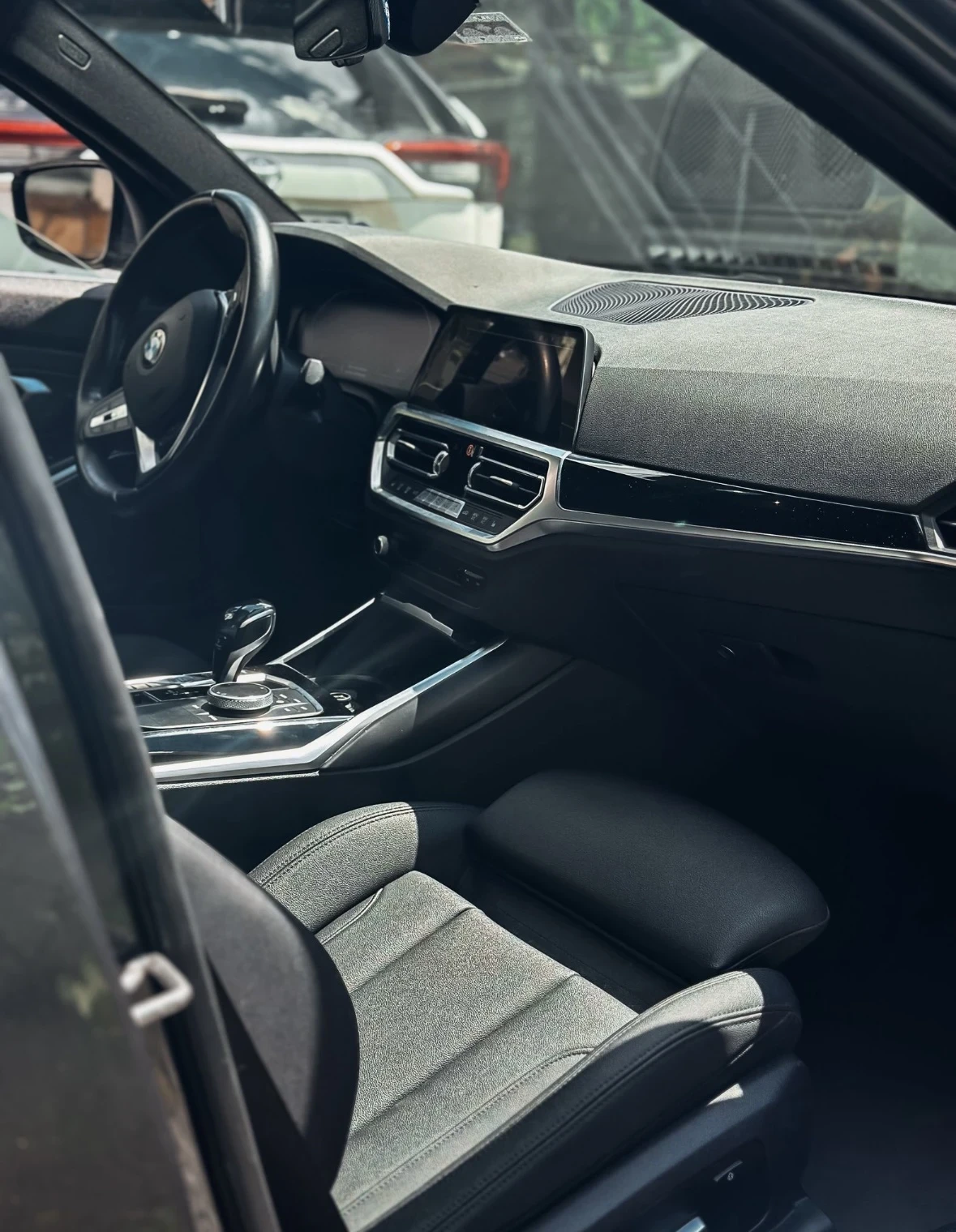 BMW 330 / XDrive / Sport Line / Камера / FULL LED / Подгре - изображение 5