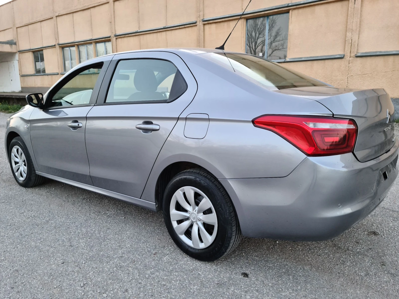 Citroen C-Elysee 1.2i / става на газ, снимка 13 - Автомобили и джипове - 54221349