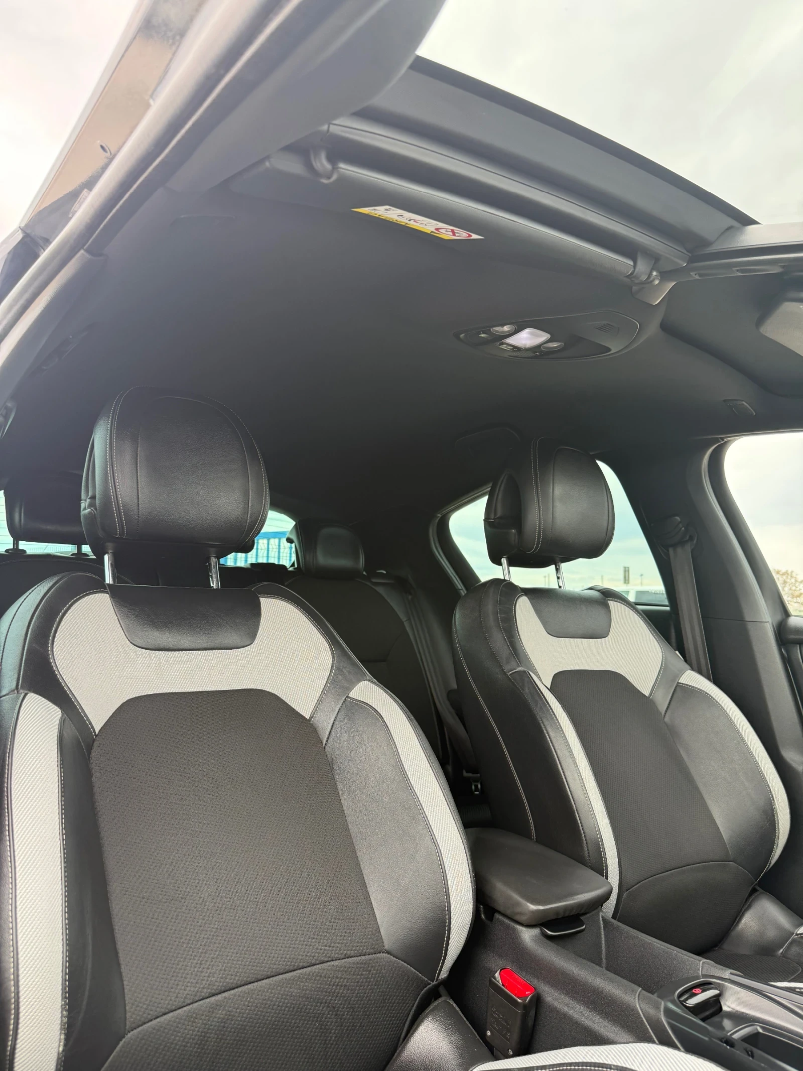 Citroen DS4 1.6 E-HDi * МАСАЖ* , снимка 13 - Автомобили и джипове - 54389246