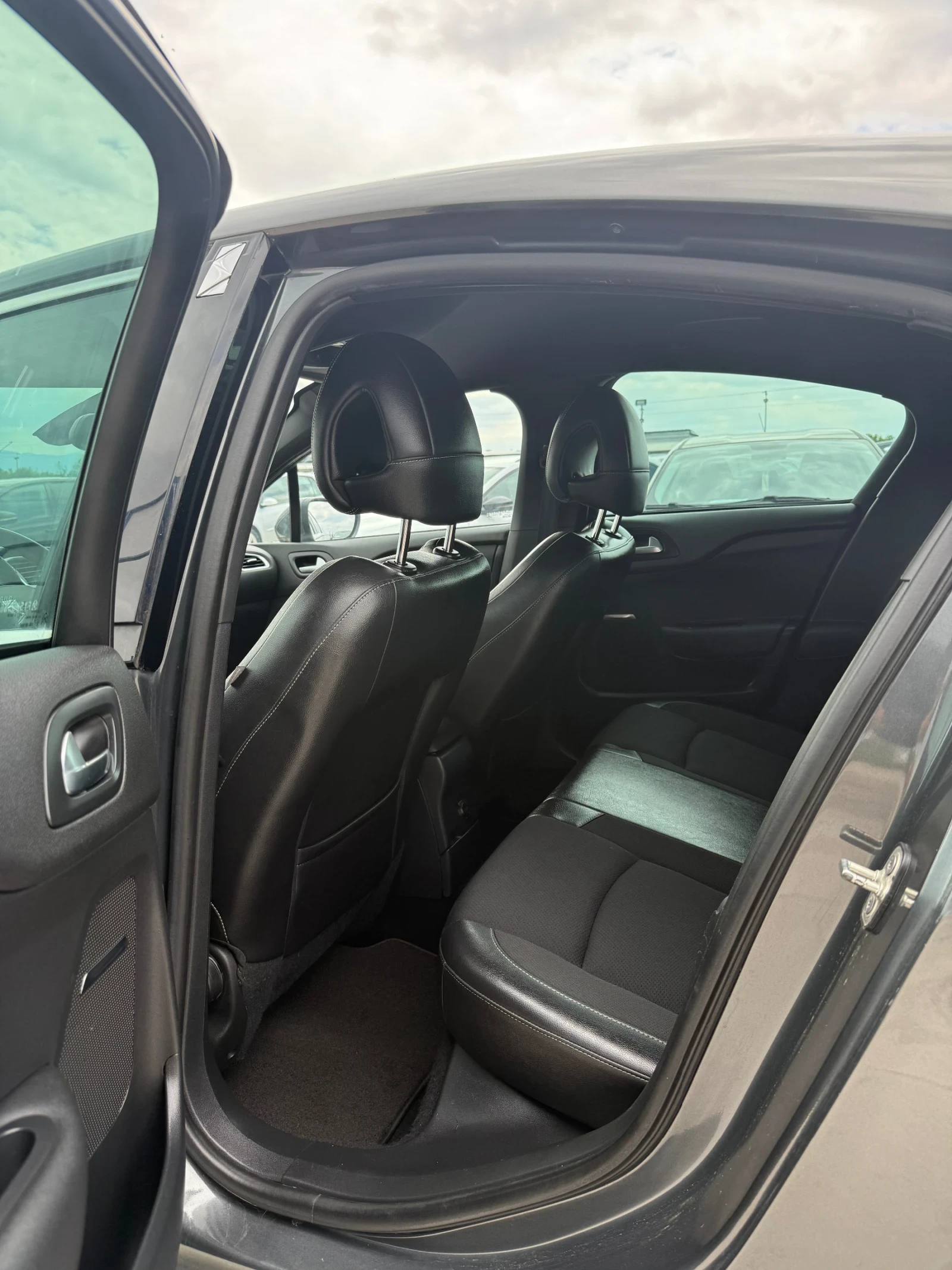 Citroen DS4 1.6 E-HDi * МАСАЖ* , снимка 3 - Автомобили и джипове - 54389246
