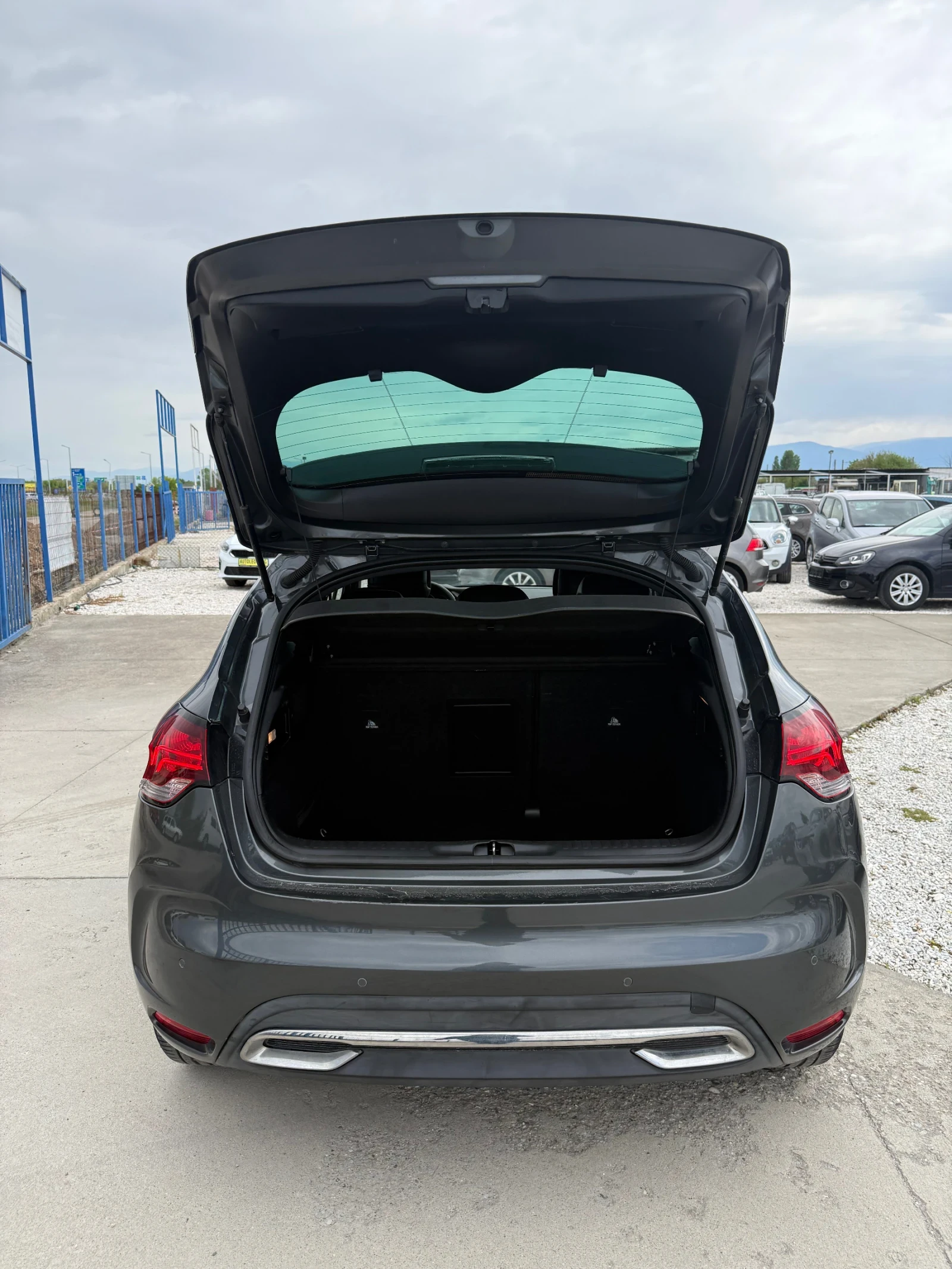Citroen DS4 1.6 E-HDi * МАСАЖ* , снимка 16 - Автомобили и джипове - 54389246