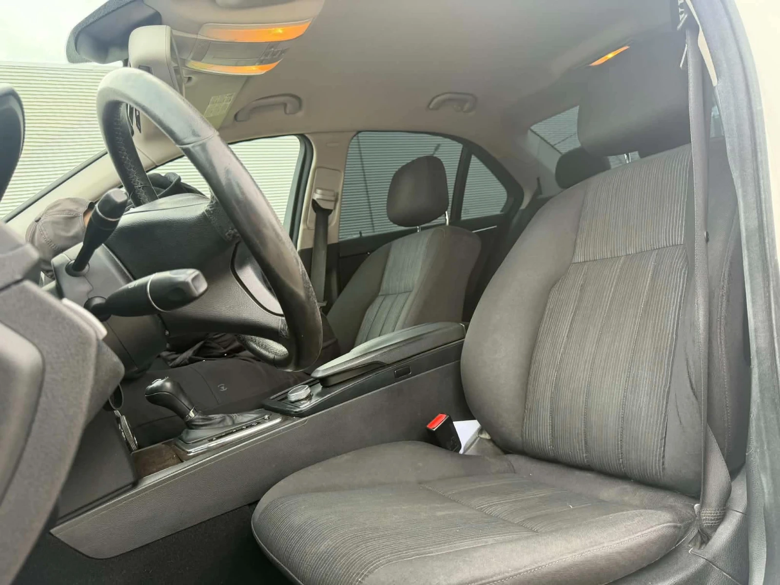 Mercedes-Benz C 220, снимка 8 - Автомобили и джипове - 54770453