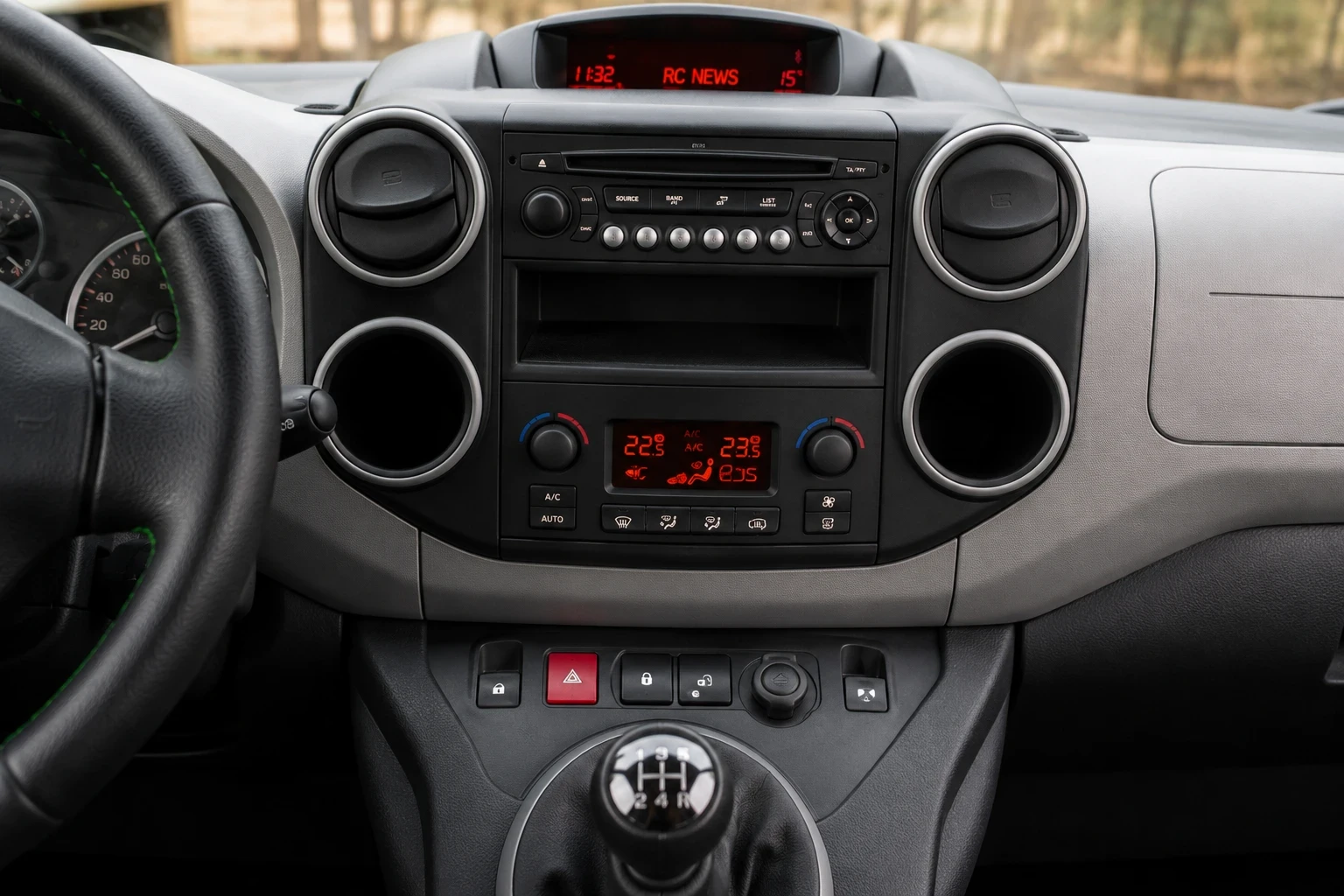 Peugeot Partner 1.6 HDI 92 hp, снимка 5 - Автомобили и джипове - 54919280