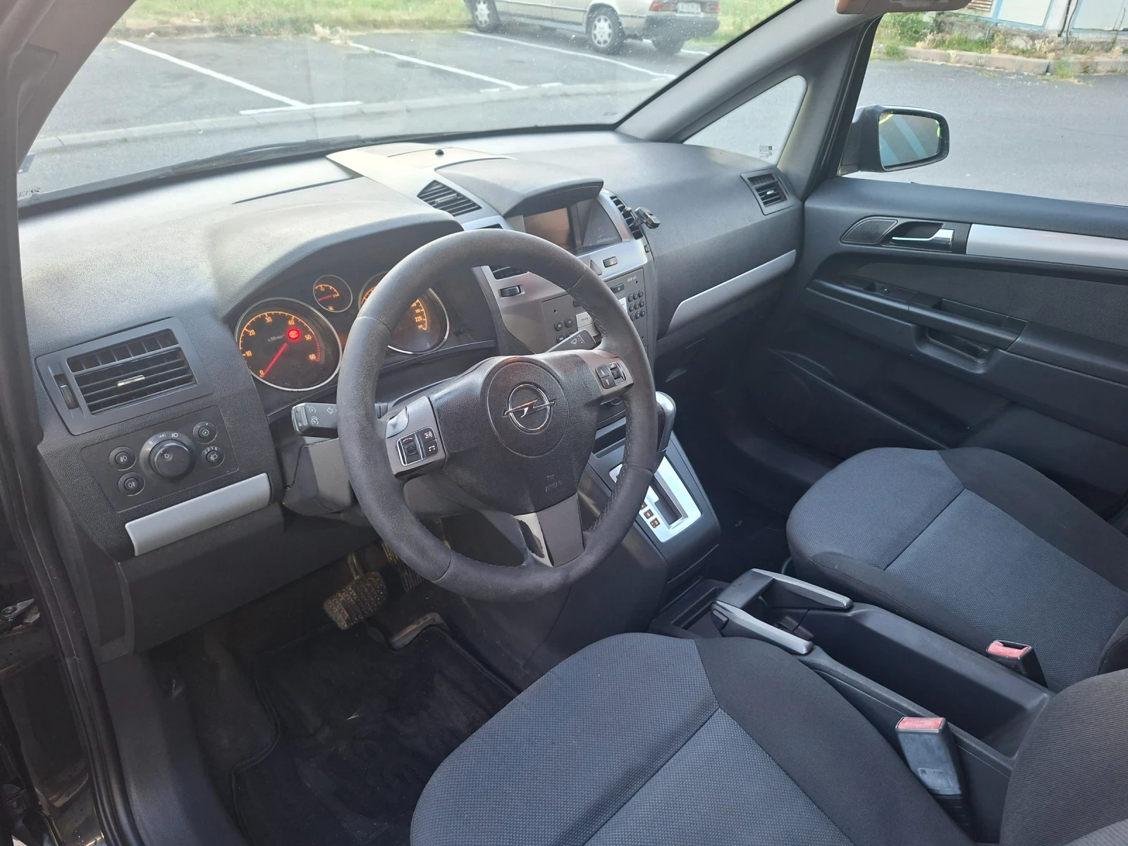 Opel Zafira Автоматик, снимка 10 - Автомобили и джипове - 55127394