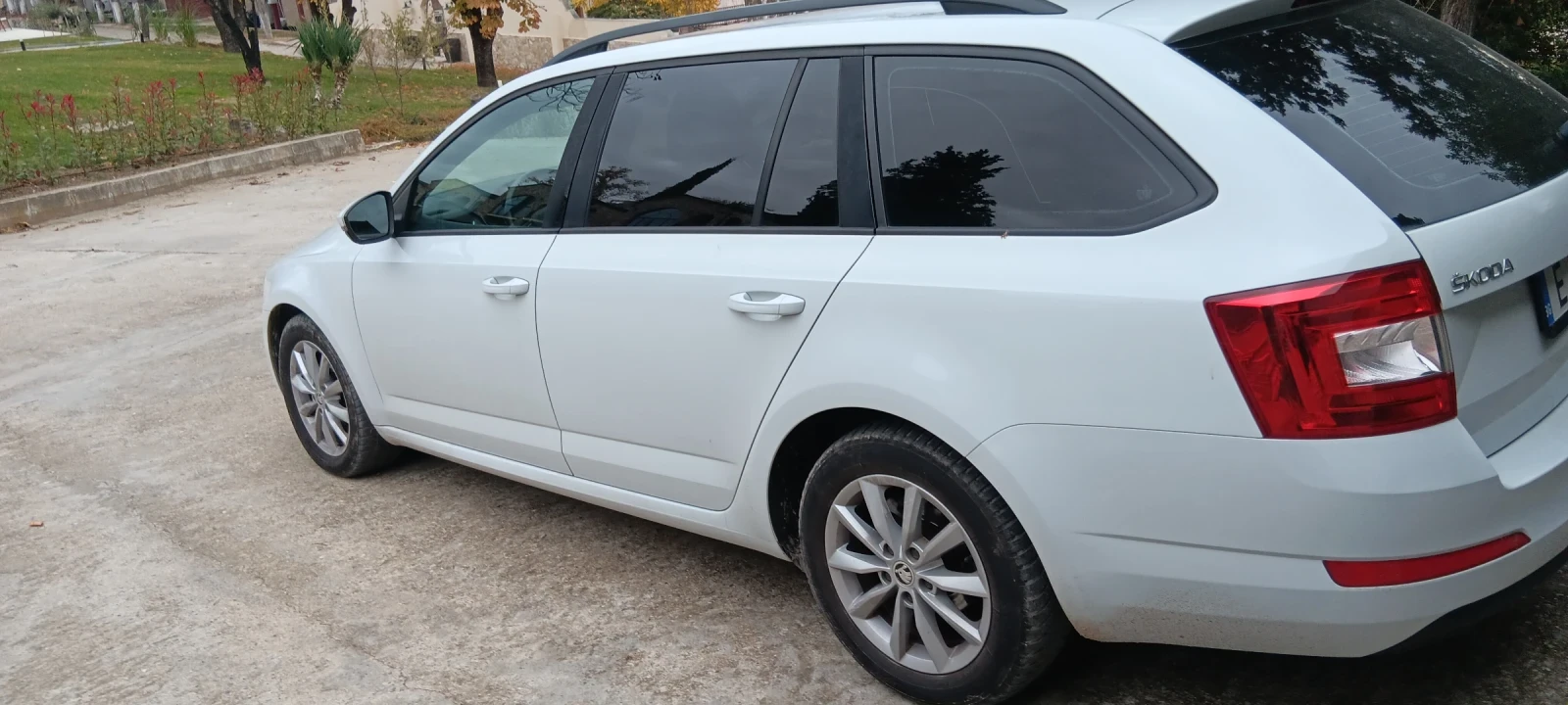 Skoda Octavia, снимка 9 - Автомобили и джипове - 55221620
