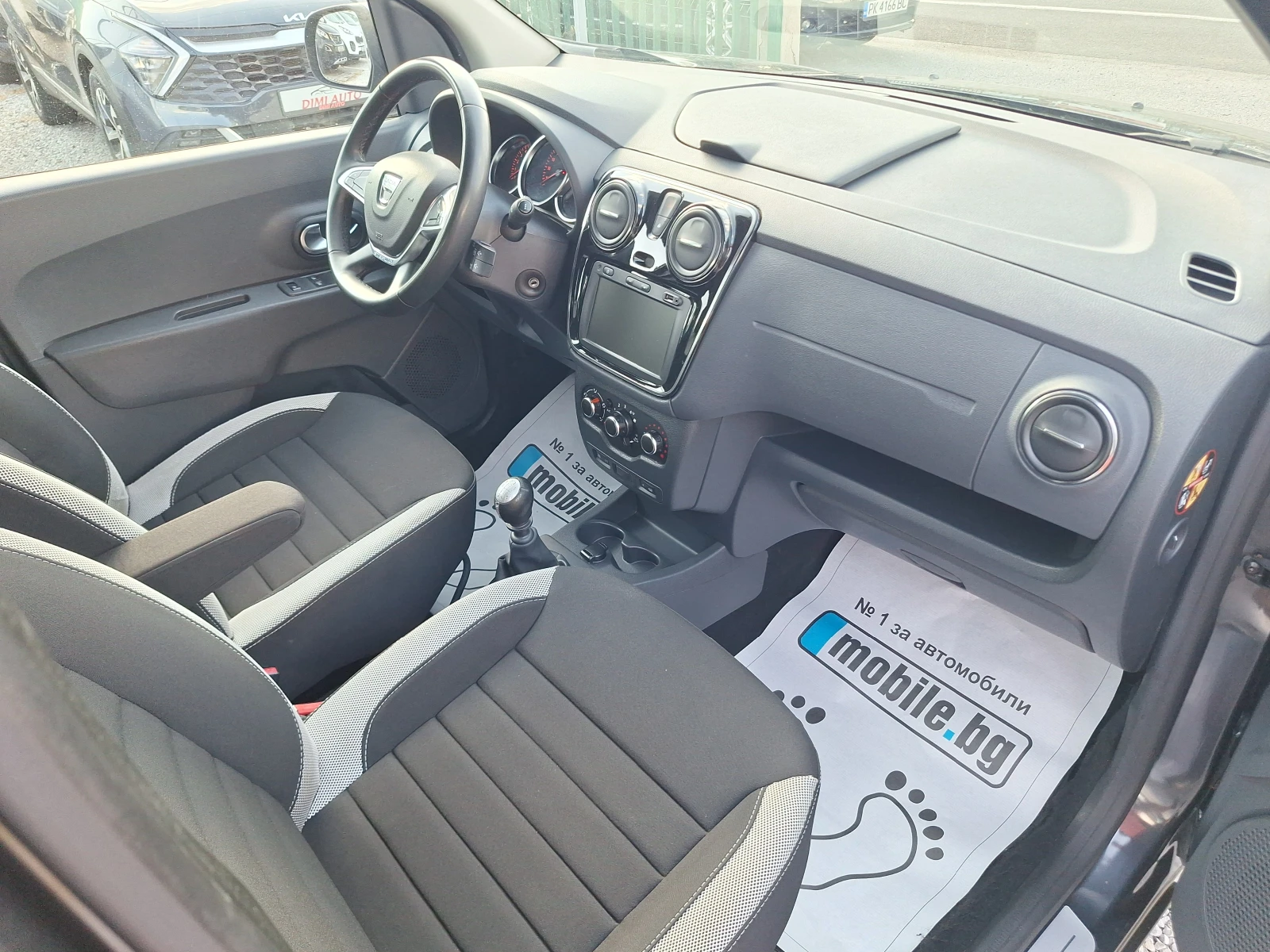 Dacia Lodgy 1.5 dci 116ks Stepwey 7 Mesta  Navi Kamera Full! , снимка 12 - Автомобили и джипове - 55349513
