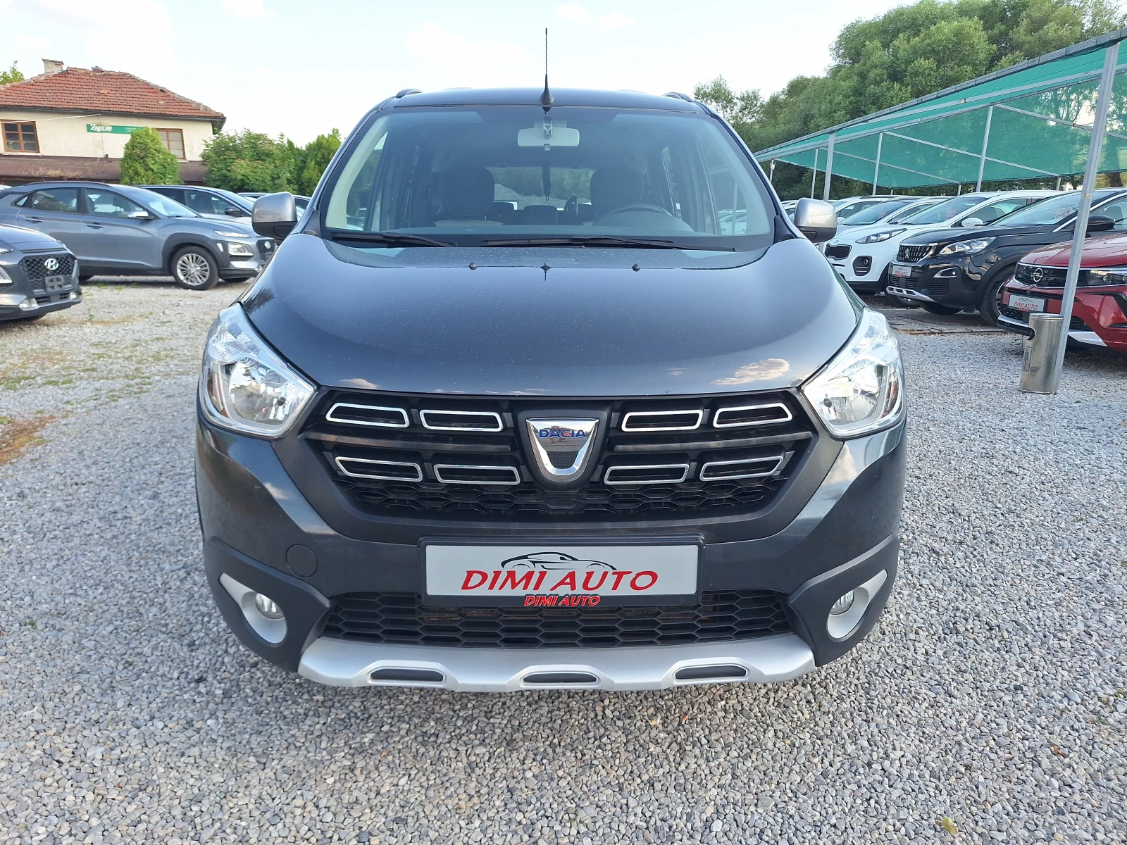 Dacia Lodgy 1.5 dci 116ks Stepwey 7 Mesta  Navi Kamera Full! , снимка 8 - Автомобили и джипове - 55349513