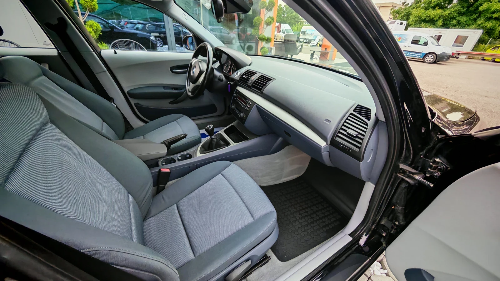 BMW 118 2.0D Xenon, снимка 8 - Автомобили и джипове - 55471197