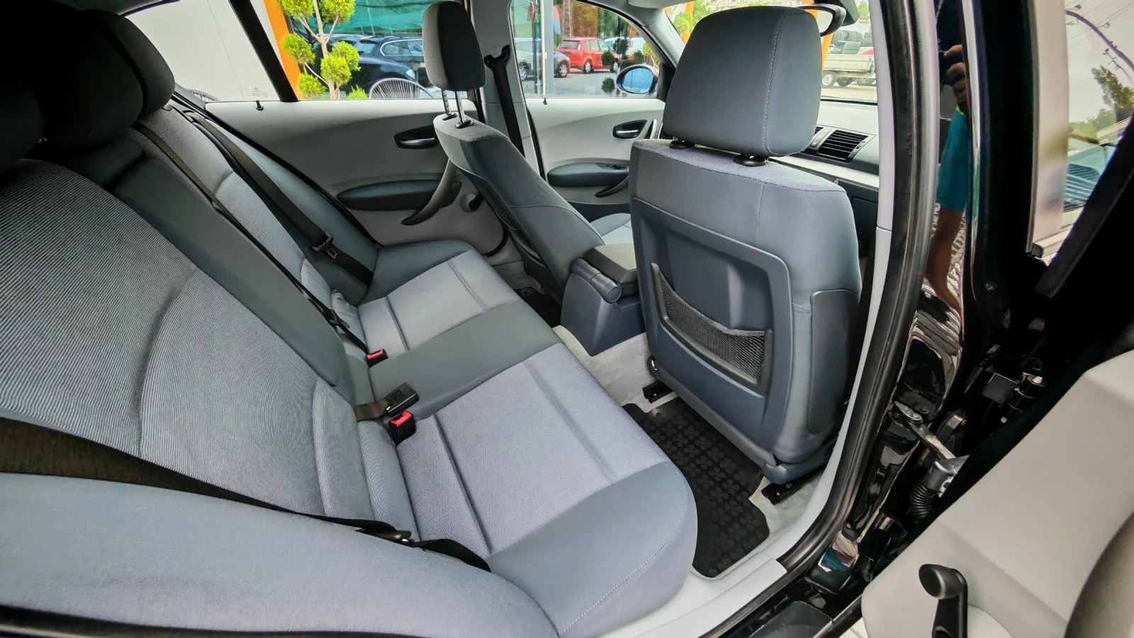 BMW 118 2.0D Xenon, снимка 9 - Автомобили и джипове - 55471197