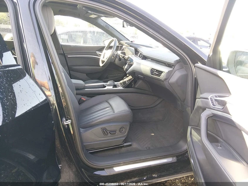 Audi E-Tron Premium Plus Quattro, снимка 5 - Автомобили и джипове - 55533394