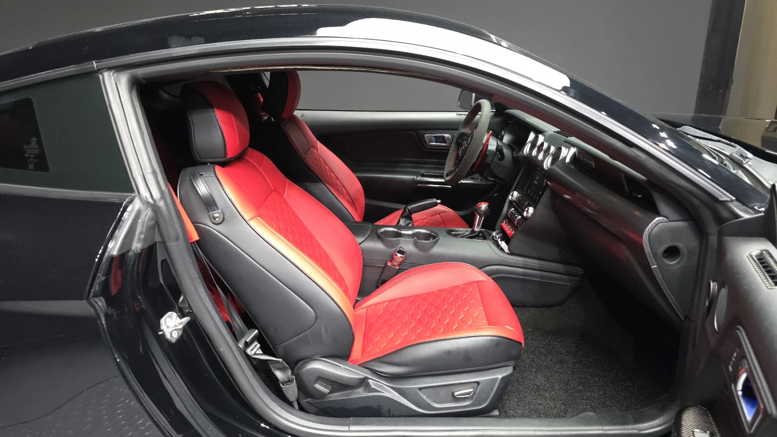 Ford Mustang BLIND SPOT* ПОДГРЕВ ВОЛАН* КРАЙНА ЦЕНА, снимка 11 - Автомобили и джипове - 55594153