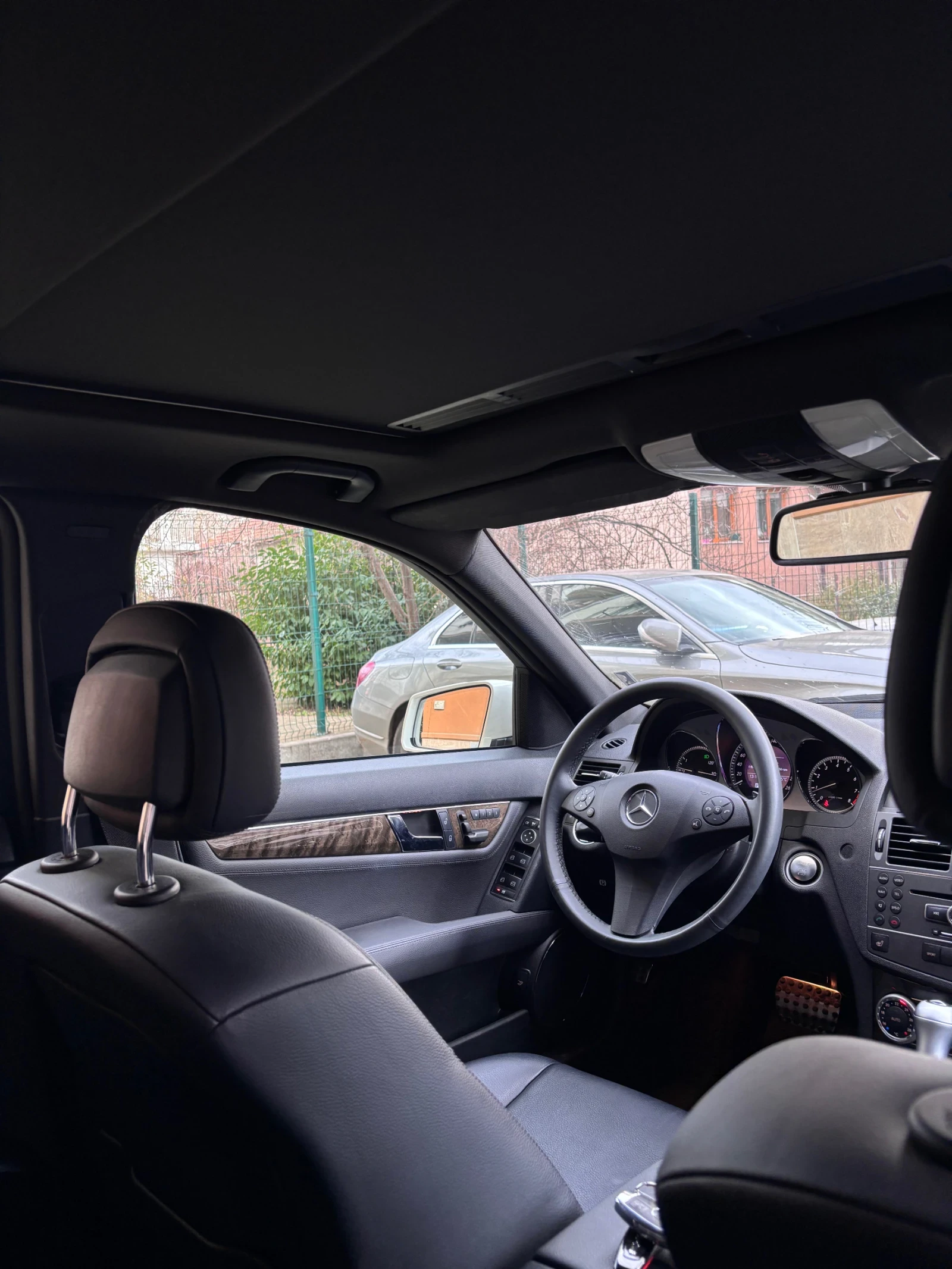 Mercedes-Benz C 300, снимка 10 - Автомобили и джипове - 55675703