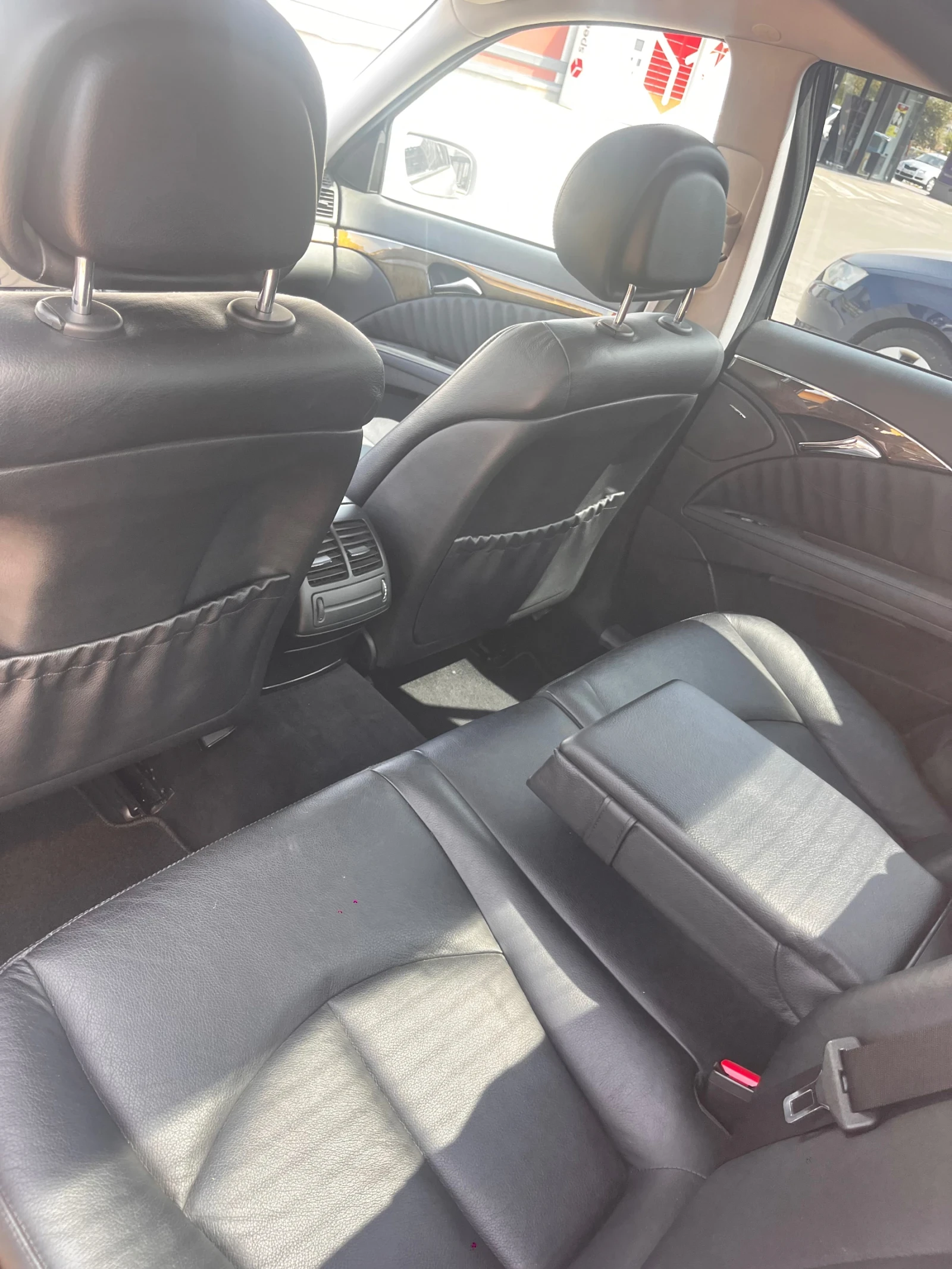 Mercedes-Benz E 320 V6 4MATIC, снимка 13 - Автомобили и джипове - 55773045