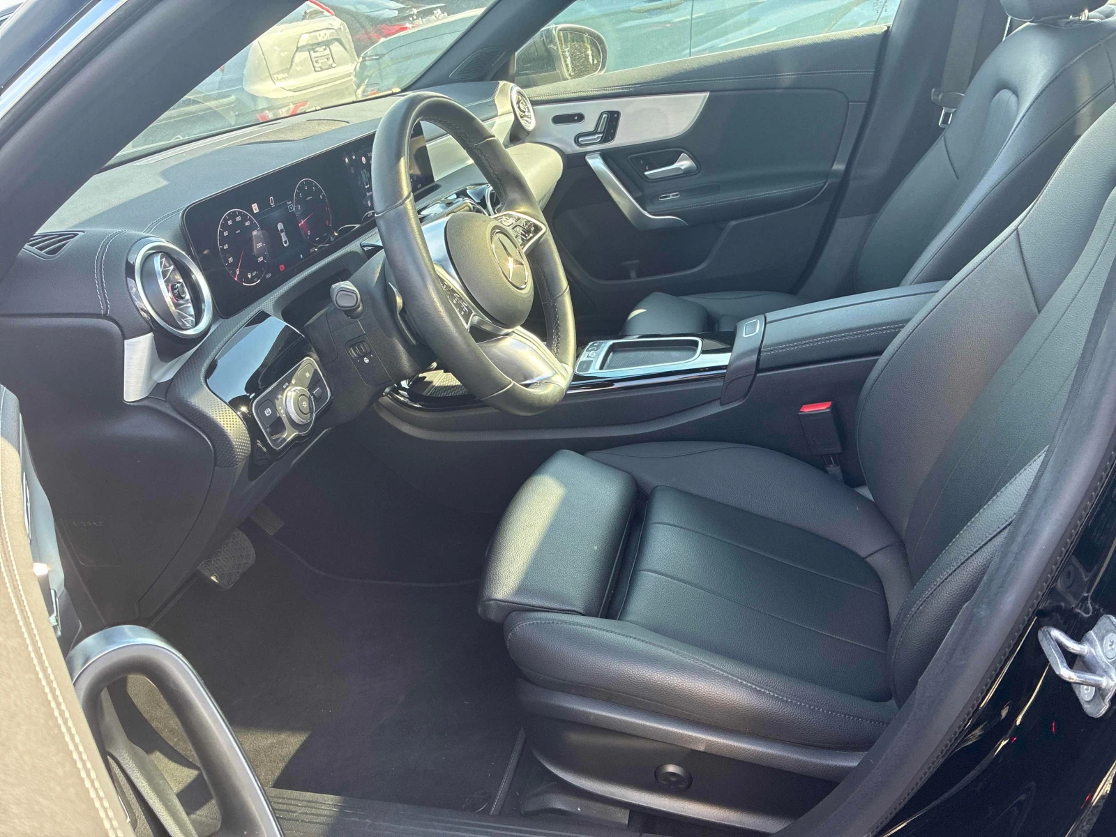 Mercedes-Benz CLA 250 / 360 / Distronic / Carfax / Автокредит , снимка 5 - Автомобили и джипове - 55986605