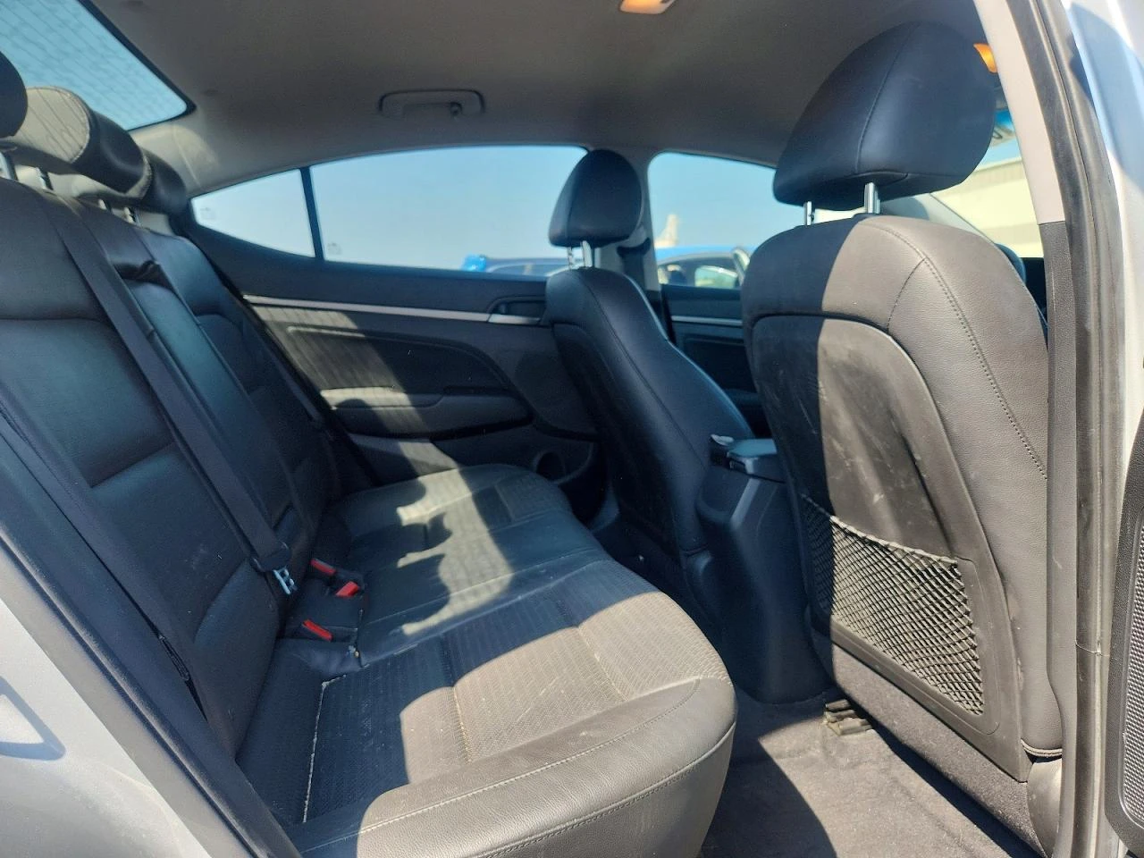Hyundai Elantra 2.0l Limited, снимка 10 - Автомобили и джипове - 56145173