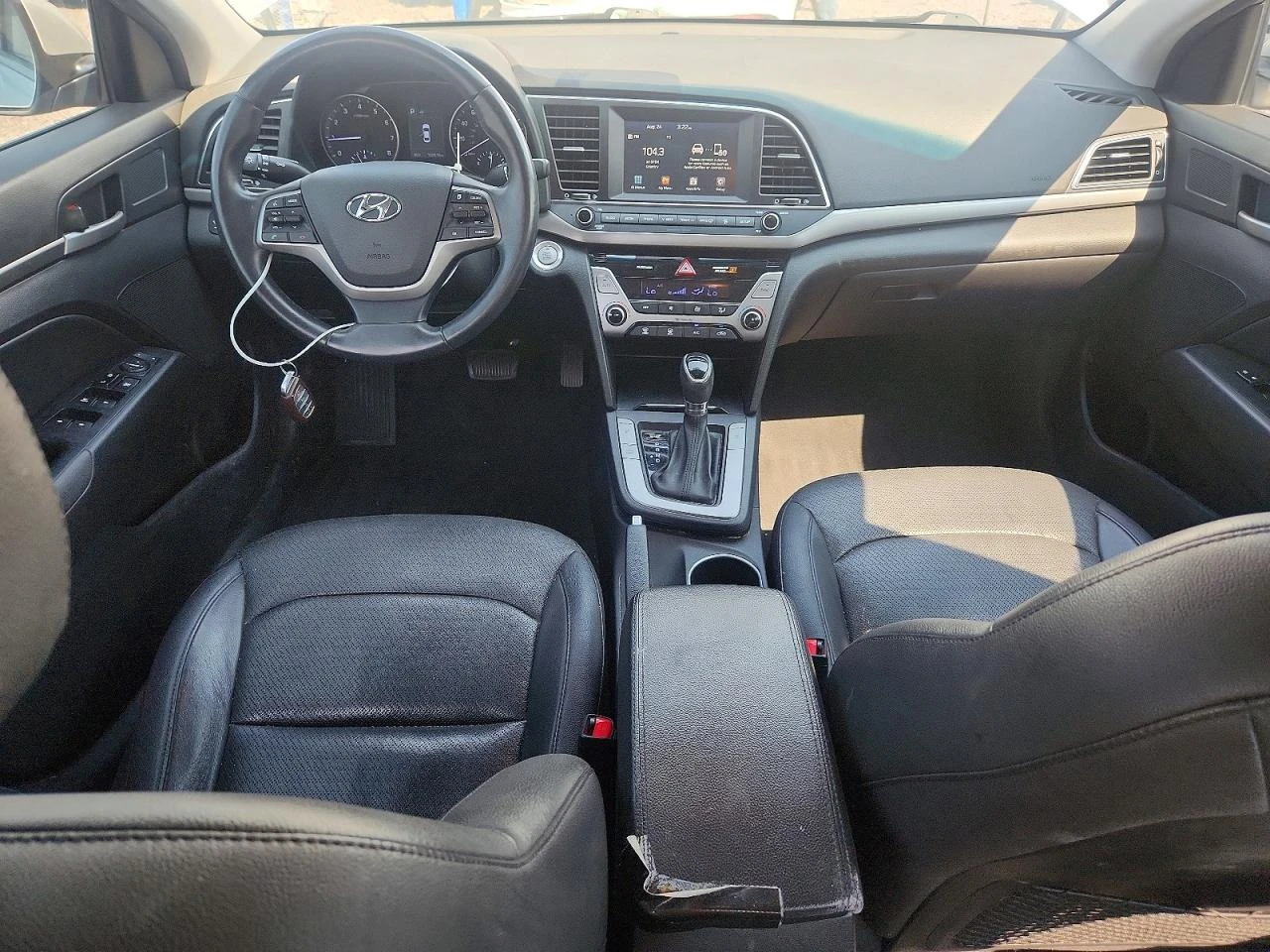 Hyundai Elantra 2.0l Limited, снимка 8 - Автомобили и джипове - 56145173