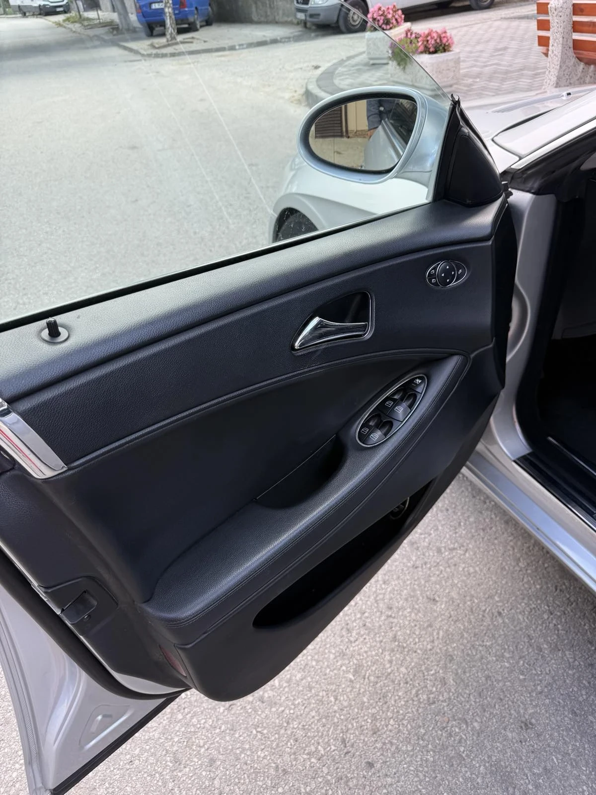 Mercedes-Benz CLS 320 Cls, снимка 9 - Автомобили и джипове - 56234134