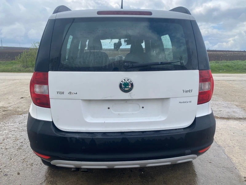 Skoda Yeti 2.0 TDI 4x4, снимка 5 - Автомобили и джипове - 41229025